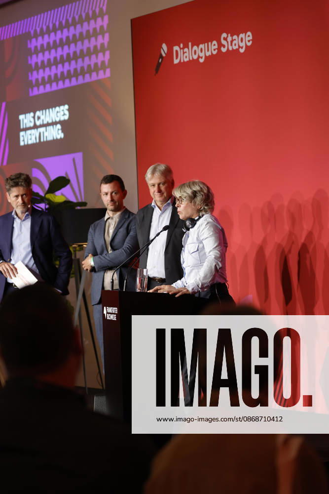 Frankfurt Impressionen 06.10.2026 Die 78. Frankfurter Buchmesse verabschiedet den langjährigen Direktor Juergen Boos rechts amerikanische Historikerin Jill Lepore Frankfurt (Main) Hessen Deutschland