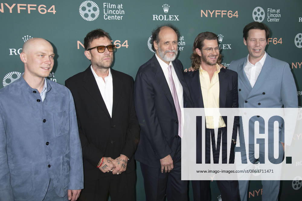 Yura Borisov, Damon Albarn, Luca Guadagnino, Andrew Garfield und Ike Barinholtz bei der Premiere des Kinofilms Artificial auf dem 64. New York Film Festival in der Alice Tully Hall im Lincoln Center. New York