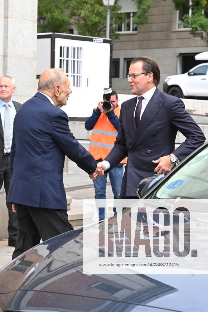 The Prado Museum Reopens the Queen Christina Sculpture Gallery with a Visit from Prince Daniel of Sweden The president of the Royal Board of Trustees of the Prado Museum, Javier Solana, welcomes Prince Daniel of Sweden for the reopening of the Queen Christina Sculpture Gallery on October 6, 2026, in Madrid, Spain. CELEBRITIES PRADO MUSEUM ROYALTY PRINCE José Madrid Madrid Spain