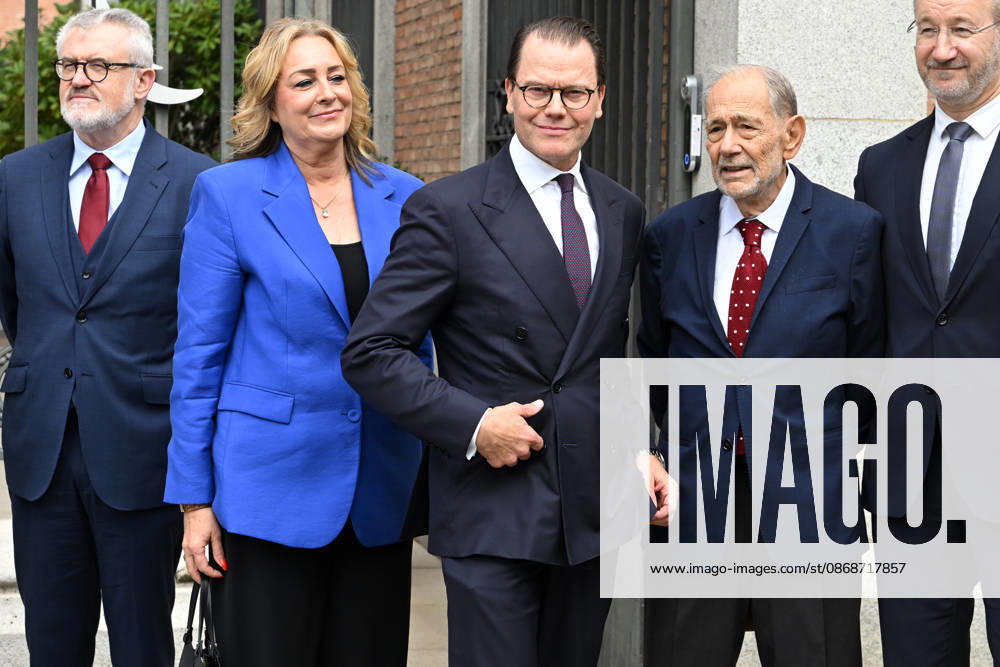 The Prado Museum reopens the Queen Christina Sculpture Gallery with a visit from Prince Daniel of Sweden. Prince Daniel of Sweden (3rd from left) and Javier Solana (2nd from left) pose for the media upon their arrival at the museum ahead of the reopening of the Queen Christina Sculpture Gallery, on October 6, 2026, in Madrid, Spain. CELEBRITIES PRADO MUSEUM ROYALTY PRINCE José Madrid Madrid Spain