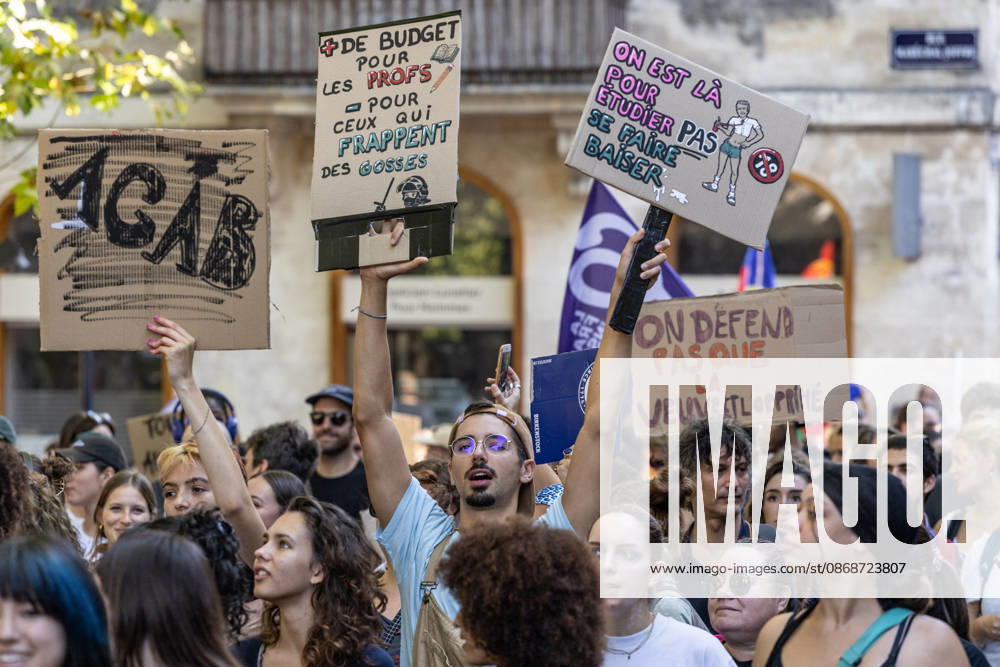 Students Demonstration Over Education Conditions - Bordeaux High school students demonstrate in the streets during a nationwide mobilization calling for more resources and improved conditions in school, in Bordeaux, France, on October 6, 2026. Photo by Margot Le Gonidec ABACAPRESS.COM Bordeaux France