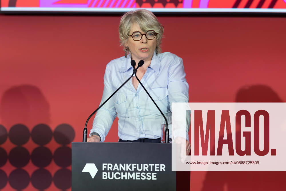 Buchmesse Frankfurt 2026 Jill Lepore, US-amerikanische Historikerin und Autorin, spricht während der Pressekonferenz. Eröffnungspressekonferenz der Buchmesse Frankfurt 2026., Frankfurt am Main Hessen Deutschland Messegelände