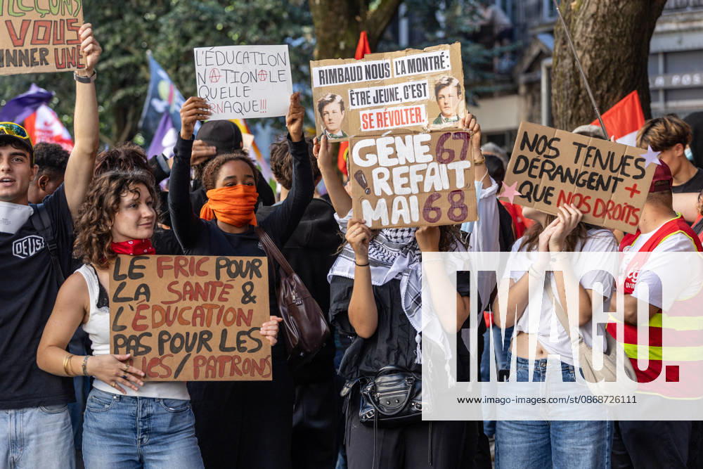 Students Demonstration Over Education Conditions - Bordeaux High school students demonstrate in the streets during a nationwide mobilization calling for more resources and improved conditions in school, in Bordeaux, France, on October 6, 2026. Photo by Margot Le Gonidec ABACAPRESS.COM Bordeaux France