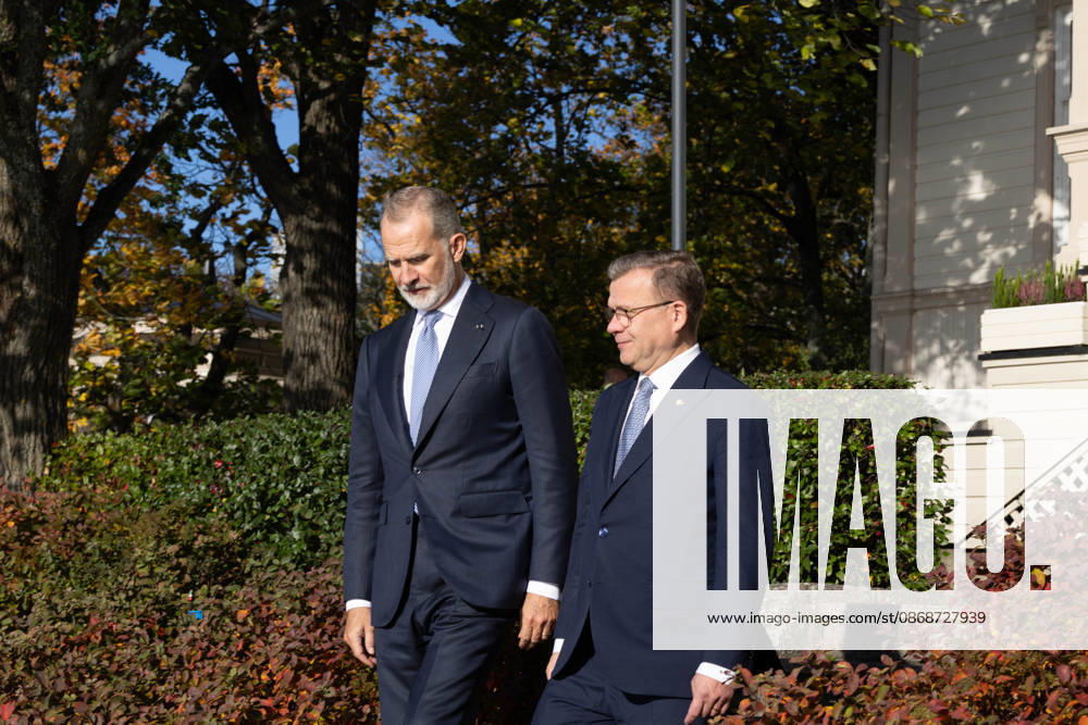 King FELIPE VI of Spain is welcomed by Finnish Prime Minister PETTERI ORPO at the Prime Minister s official residence during the King s state visit to Finland. Helsinki Finland - ZUMAt172 20261006_zip_t172_051