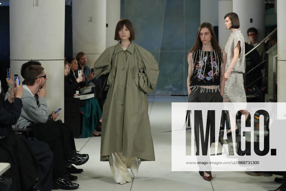 PFW - Litkovska Runway A model walks the runway during the Litkovska Womenswear Spring Summer 2027 show as part of the Paris Fashion Week on October 6, 2026 in Paris, France. Photo by Alain-Gil Gonzalez ABACAPRESS.COM Paris France