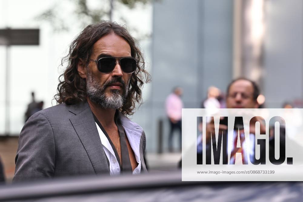 Russell Brand and his wife leave court in London LONDON, UNITED KINGDOM - OCTOBER 6: British comedian Russell Brand leaves Southwark Crown Court with his wife, Laura Brand (not seen), following a preliminary hearing related to rape and sexual assault allegations against him in London, United Kingdom, on October 6, 2026. Rasid Necati Aslim Anadolu London United Kingdom. Editorial use only. Please get in touch for any other usage.