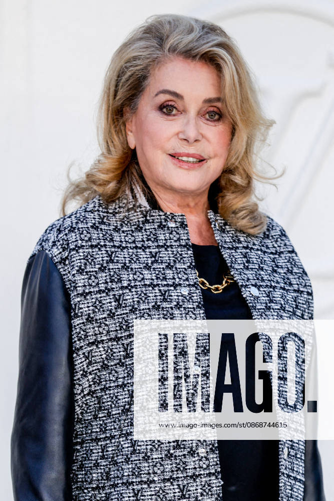 Catherine Deneuve at the photocall for the Louis Vuitton Women’s Ready-to-Wear Spring Summer 2027 show during Paris Fashion Week (PFW) at the Cité internationale universitaire de Paris, France, on October 6, 2026. Olivier Borde, Bestimage. Photocall at the Louis Vuitton Women’s Ready-to-Wear Spring Summer 2027 show as part of Paris Fashion Week on October 6, 2026, in Paris, France. Paris, France