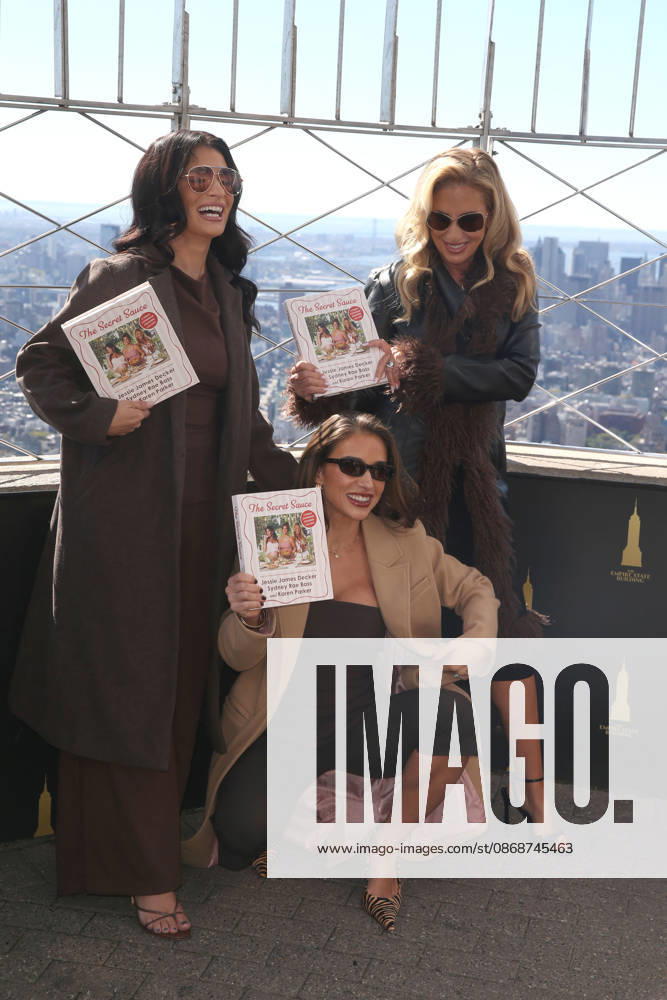 SYDNEY RAE BASS, JESSIE JAMES DECKER, and KAREN PARKER, visited the Empire State Building to promote their new family cook book ‘The Secret Sauceâ New York USA - ZUMAh16_ 20261006_zaf_h16_057