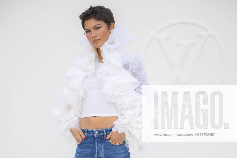 Louis Vuitton - Photocall - Paris Fashion Week EB Zendaya attends the Louis Vuitton Womenswear Spring Summer 2027 show as part of Paris Fashion Week on October 06, 2026 in Paris, France. Photo by Eliot Blondet ABACAPRESS.COM Paris France France