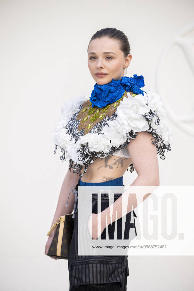 Louis Vuitton - Photocall - Paris Fashion Week EB Chloe Grace Moretz attends the Louis Vuitton Womenswear Spring Summer 2027 show as part of Paris Fashion Week on October 06, 2026 in Paris, France. Photo by Eliot Blondet ABACAPRESS.COM Paris France France
