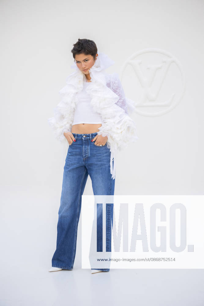 Louis Vuitton - Photocall - Paris Fashion Week EB Zendaya attends the Louis Vuitton Womenswear Spring Summer 2027 show as part of Paris Fashion Week on October 06, 2026 in Paris, France. Photo by Eliot Blondet ABACAPRESS.COM Paris France France