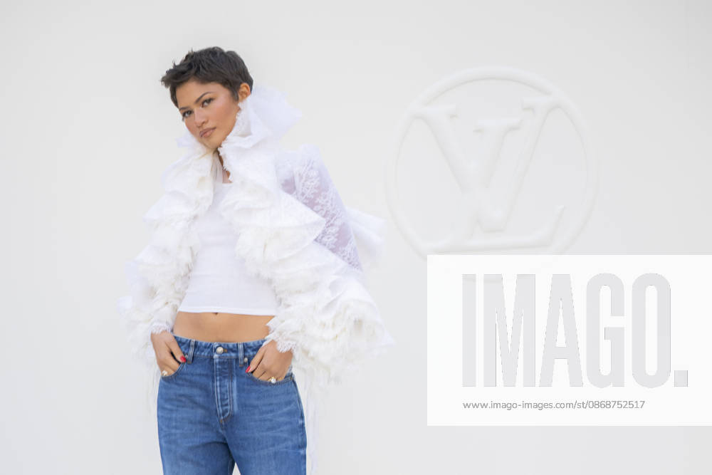 Louis Vuitton - Photocall - Paris Fashion Week EB Zendaya attends the Louis Vuitton Womenswear Spring Summer 2027 show as part of Paris Fashion Week on October 06, 2026 in Paris, France. Photo by Eliot Blondet ABACAPRESS.COM Paris France France
