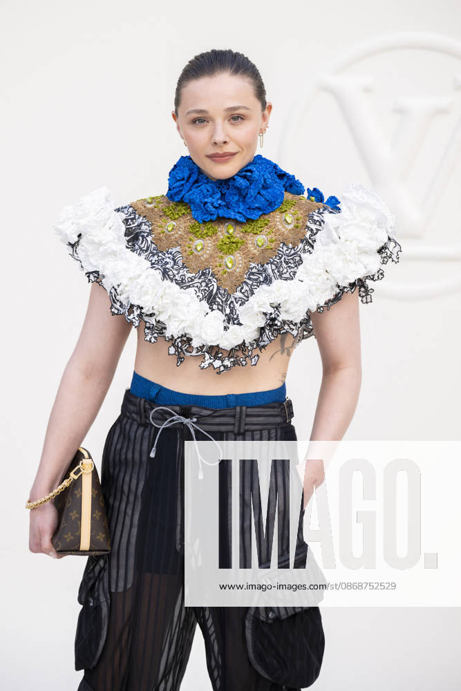 Louis Vuitton - Photocall - Paris Fashion Week EB Chloe Grace Moretz attends the Louis Vuitton Womenswear Spring Summer 2027 show as part of Paris Fashion Week on October 06, 2026 in Paris, France. Photo by Eliot Blondet ABACAPRESS.COM Paris France France