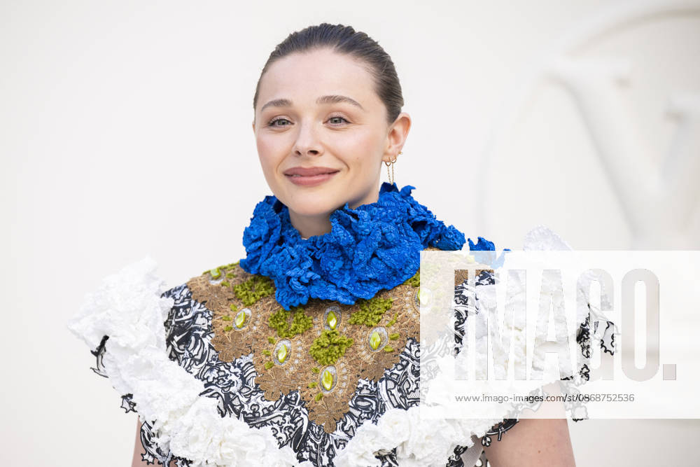 Louis Vuitton - Photocall - Paris Fashion Week EB Chloe Grace Moretz attends the Louis Vuitton Womenswear Spring Summer 2027 show as part of Paris Fashion Week on October 06, 2026 in Paris, France. Photo by Eliot Blondet ABACAPRESS.COM Paris France France