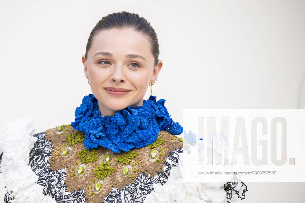 Louis Vuitton - Photocall - Paris Fashion Week EB Chloe Grace Moretz attends the Louis Vuitton Womenswear Spring Summer 2027 show as part of Paris Fashion Week on October 06, 2026 in Paris, France. Photo by Eliot Blondet ABACAPRESS.COM Paris France France