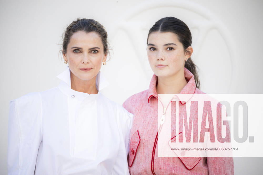 Louis Vuitton - Photocall - Paris Fashion Week EB Keri Russell attends the Louis Vuitton Womenswear Spring Summer 2027 show as part of Paris Fashion Week on October 06, 2026 in Paris, France. Photo by Eliot Blondet ABACAPRESS.COM Paris France France