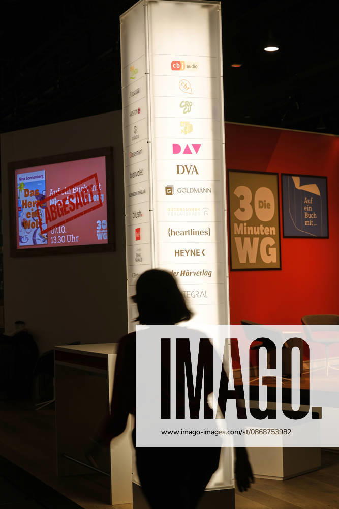 Frankfurt Impressionen 06.10.2026 auf der 78. Frankfurter Buchmesse gibt es zahlreiche Hinweisschilder DVA Heyne Goldmann Die 30 Minuten WG Frankfurt (Main) Hessen Deutschland