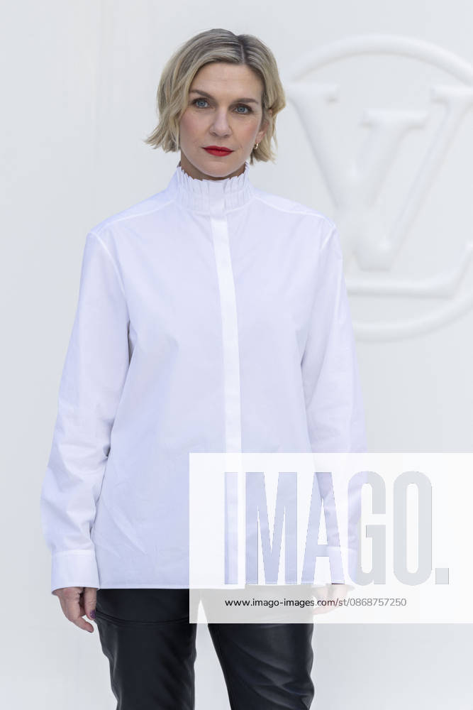 Rhea Seehorn at the photocall for the Louis Vuitton Women’s Ready-to-Wear Spring Summer 2027 show during Paris Fashion Week (PFW) at the Cité internationale universitaire de Paris, France, on October 6, 2026. Olivier Borde, Bestimage. Photocall at the Louis Vuitton Women’s Ready-to-Wear Spring Summer 2027 show as part of Paris Fashion Week on October 6, 2026, in Paris, France.