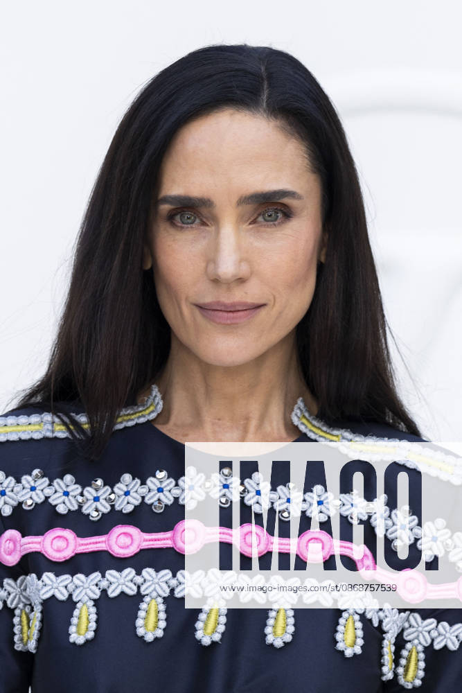 Jennifer Connelly at the photocall for the Louis Vuitton Spring Summer 2027 Women’s Ready-to-Wear collection during Paris Fashion Week (PFW) at the Cité internationale universitaire de Paris, France, on October 6, 2026. Olivier Borde, Bestimage. Photocall at the Louis Vuitton Women’s Ready-to-Wear Spring Summer 2027 show as part of Paris Fashion Week on October 6, 2026, in Paris, France.