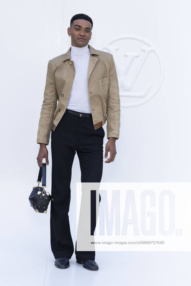 Owen Thiele at the photocall for the Louis Vuitton Spring Summer 2027 Women’s Ready-to-Wear collection during Paris Fashion Week (PFW) at the Cité internationale universitaire de Paris, France, on October 6, 2026. Olivier Borde, Bestimage. Photocall at the Louis Vuitton Women’s Ready-to-Wear Spring Summer 2027 show as part of Paris Fashion Week on October 6, 2026, in Paris, France.