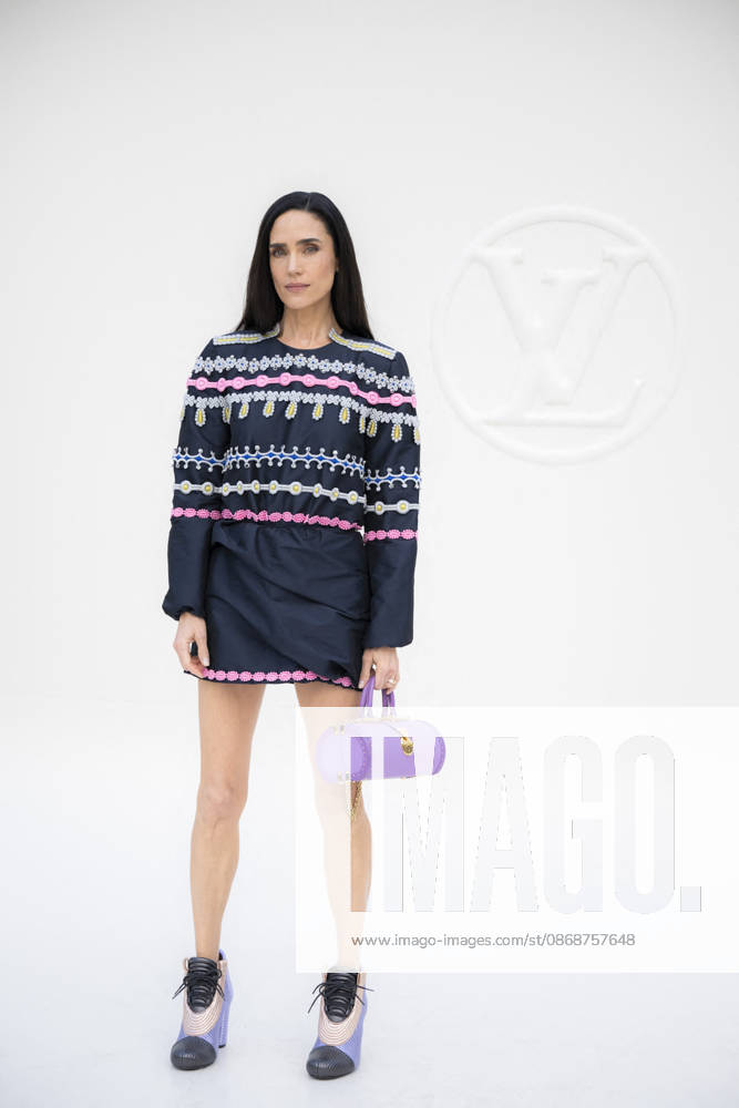 Louis Vuitton - Photocall - Paris Fashion Week EB Jennifer Connelly attends the Louis Vuitton Womenswear Spring Summer 2027 show as part of Paris Fashion Week on October 06, 2026 in Paris, France. Photo by Eliot Blondet ABACAPRESS.COM Paris France France