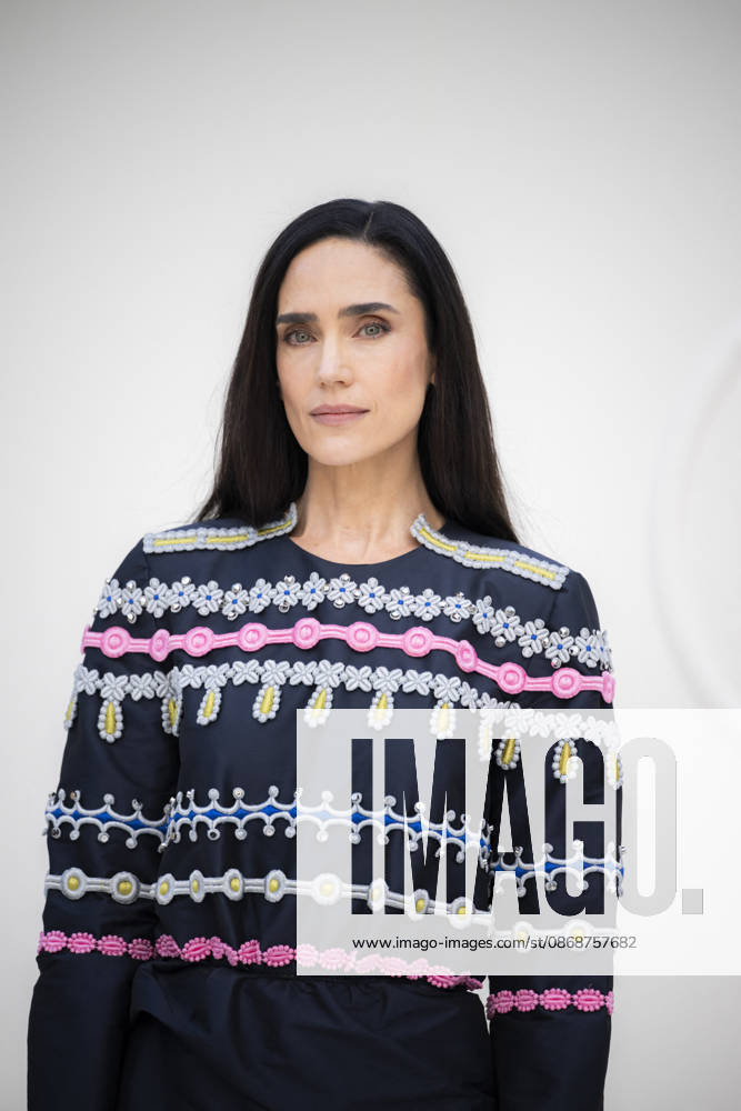 Louis Vuitton - Photocall - Paris Fashion Week EB Jennifer Connelly attends the Louis Vuitton Womenswear Spring Summer 2027 show as part of Paris Fashion Week on October 06, 2026 in Paris, France. Photo by Eliot Blondet ABACAPRESS.COM Paris France France