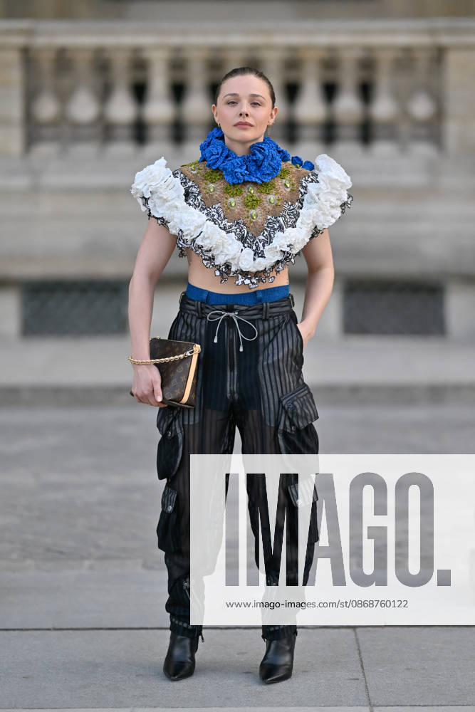 PFW Louis Vuitton Outside Arrivals Chloe Grace Moretz arriving at Louis Vuitton show during Paris Fashion Week, in Paris, France on 6 October 2026. Photo by Julien Reynaud APS-Medias ABACAPRESS.COM Paris France