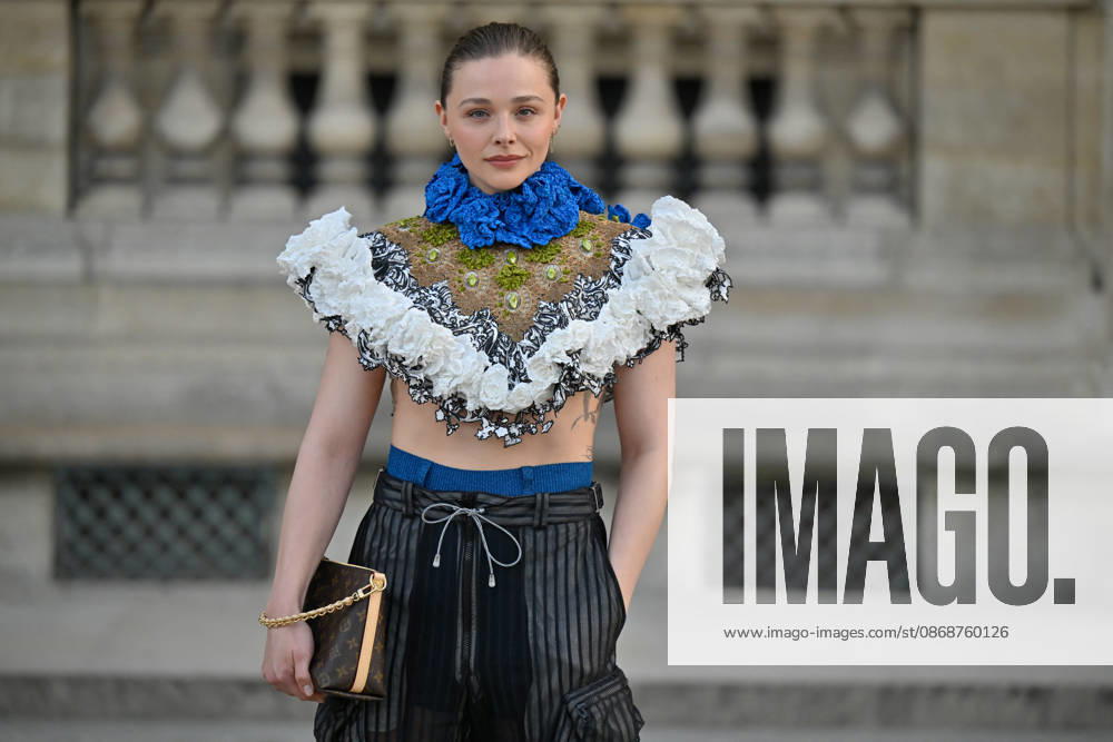 PFW Louis Vuitton Outside Arrivals Chloe Grace Moretz arriving at Louis Vuitton show during Paris Fashion Week, in Paris, France on 6 October 2026. Photo by Julien Reynaud APS-Medias ABACAPRESS.COM Paris France