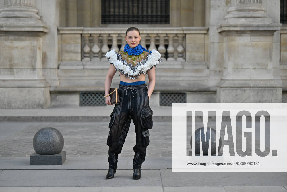 PFW Louis Vuitton Outside Arrivals Chloe Grace Moretz arriving at Louis Vuitton show during Paris Fashion Week, in Paris, France on 6 October 2026. Photo by Julien Reynaud APS-Medias ABACAPRESS.COM Paris France