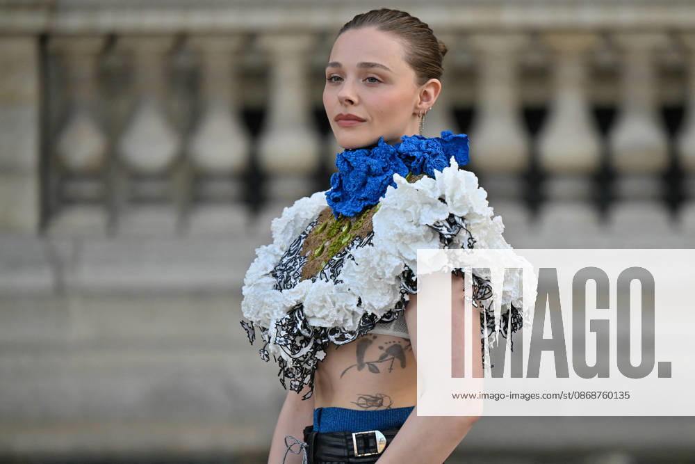 PFW Louis Vuitton Outside Arrivals Chloe Grace Moretz arriving at Louis Vuitton show during Paris Fashion Week, in Paris, France on 6 October 2026. Photo by Julien Reynaud APS-Medias ABACAPRESS.COM Paris France