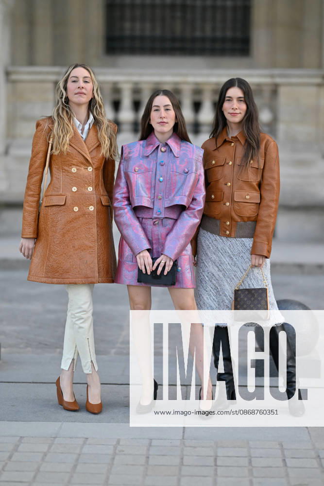 PFW Louis Vuitton Outside Arrivals Este Haim, Alana Haim, Danielle Haim arriving at Louis Vuitton show during Paris Fashion Week, in Paris, France on 6 October 2026. Photo by Julien Reynaud APS-Medias ABACAPRESS.COM Paris France
