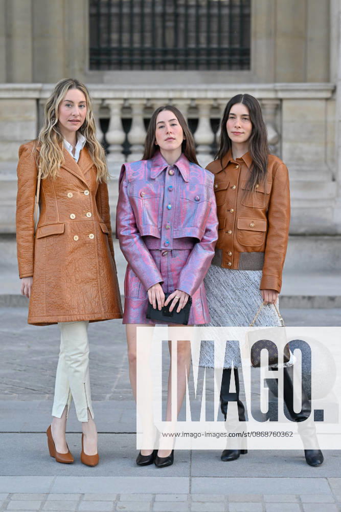 PFW Louis Vuitton Outside Arrivals Este Haim, Alana Haim, Danielle Haim arriving at Louis Vuitton show during Paris Fashion Week, in Paris, France on 6 October 2026. Photo by Julien Reynaud APS-Medias ABACAPRESS.COM Paris France