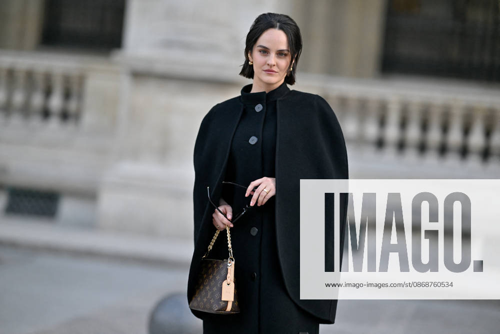 PFW Louis Vuitton Outside Arrivals Noemie Merlant arriving at Louis Vuitton show during Paris Fashion Week, in Paris, France on 6 October 2026. Photo by Julien Reynaud APS-Medias ABACAPRESS.COM Paris France