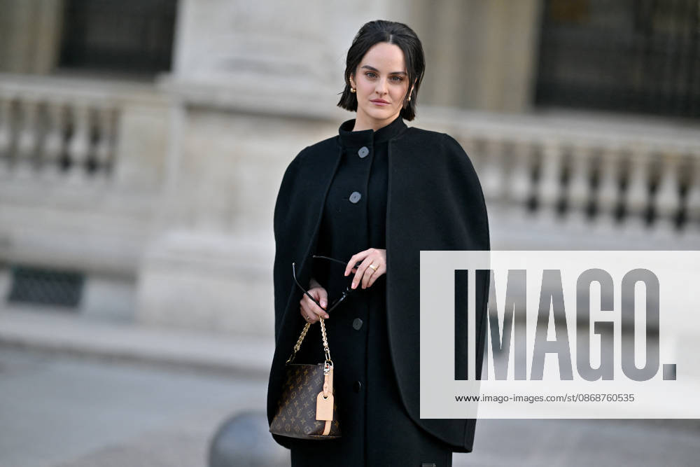 PFW Louis Vuitton Outside Arrivals Noemie Merlant arriving at Louis Vuitton show during Paris Fashion Week, in Paris, France on 6 October 2026. Photo by Julien Reynaud APS-Medias ABACAPRESS.COM Paris France