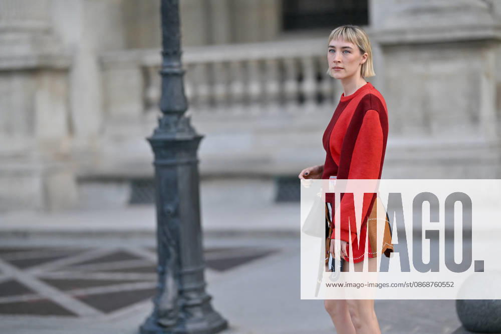 PFW Louis Vuitton Outside Arrivals Saoirse Ronan arriving at Louis Vuitton show during Paris Fashion Week, in Paris, France on 6 October 2026. Photo by Julien Reynaud APS-Medias ABACAPRESS.COM Paris France