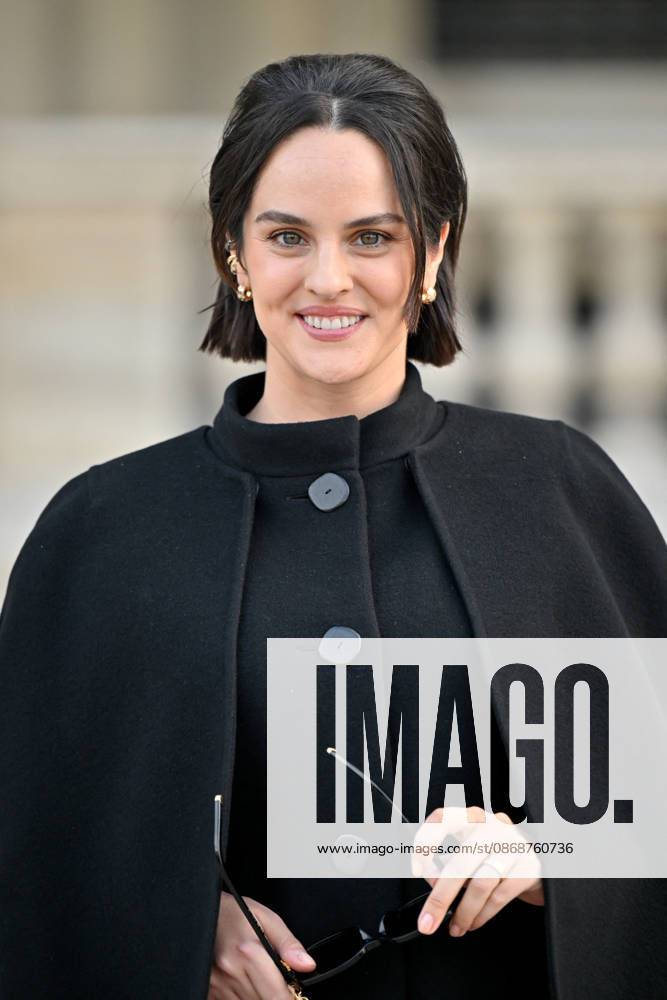 PFW Louis Vuitton Outside Arrivals Noemie Merlant arriving at Louis Vuitton show during Paris Fashion Week, in Paris, France on 6 October 2026. Photo by Julien Reynaud APS-Medias ABACAPRESS.COM Paris France