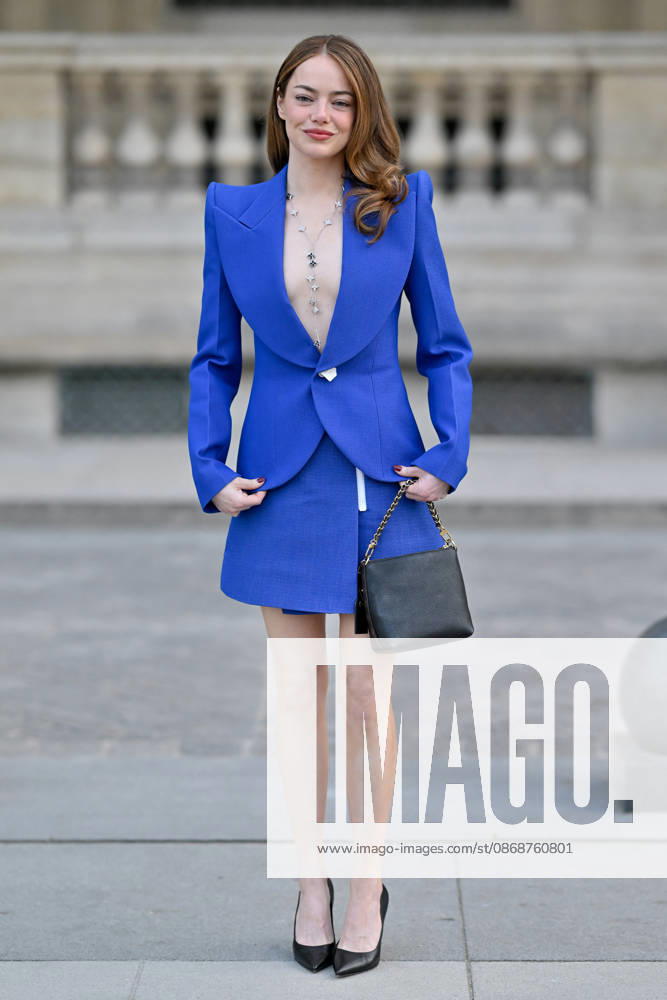 PFW Louis Vuitton Outside Arrivals Emma Stone arriving at Louis Vuitton show during Paris Fashion Week, in Paris, France on 6 October 2026. Photo by Julien Reynaud APS-Medias ABACAPRESS.COM Paris France
