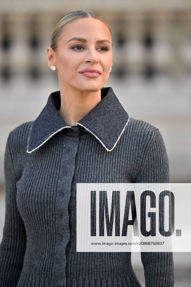 PFW Louis Vuitton Outside Arrivals Morgan Stewart arriving at Louis Vuitton show during Paris Fashion Week, in Paris, France on 6 October 2026. Photo by Julien Reynaud APS-Medias ABACAPRESS.COM Paris France