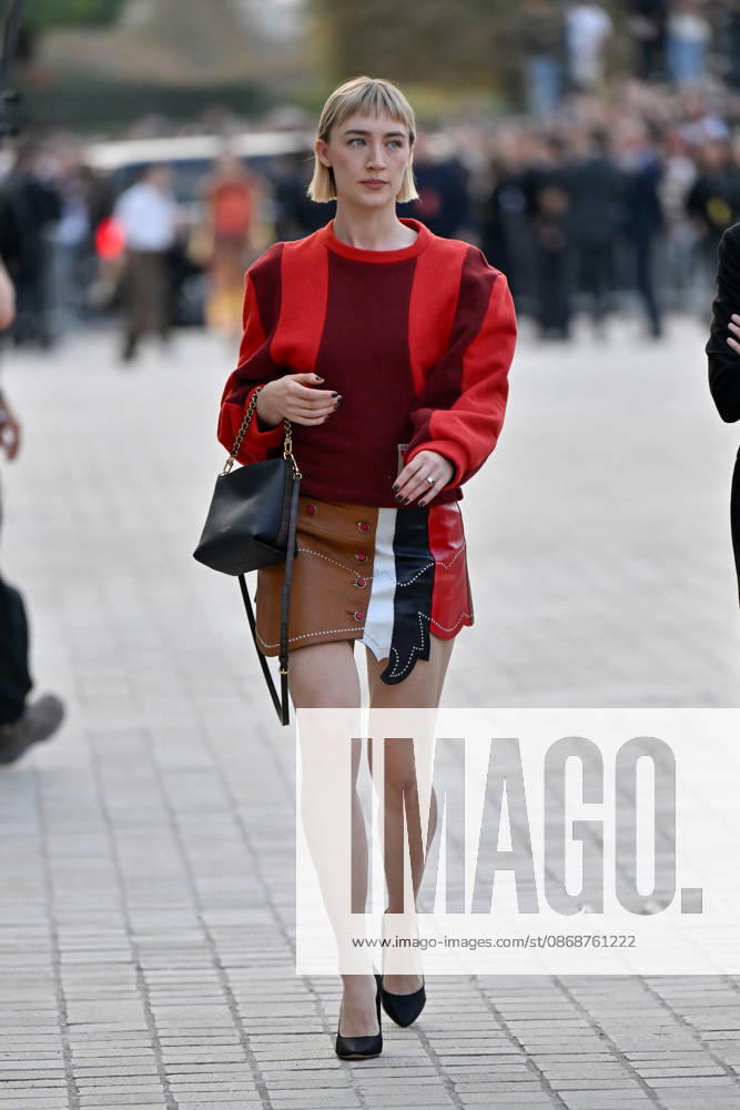 PFW Louis Vuitton Outside Arrivals Saoirse Ronan arriving at Louis Vuitton show during Paris Fashion Week, in Paris, France on 6 October 2026. Photo by Julien Reynaud APS-Medias ABACAPRESS.COM Paris France