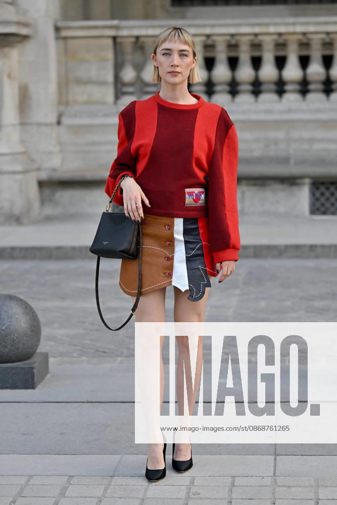 PFW Louis Vuitton Outside Arrivals Saoirse Ronan arriving at Louis Vuitton show during Paris Fashion Week, in Paris, France on 6 October 2026. Photo by Julien Reynaud APS-Medias ABACAPRESS.COM Paris France