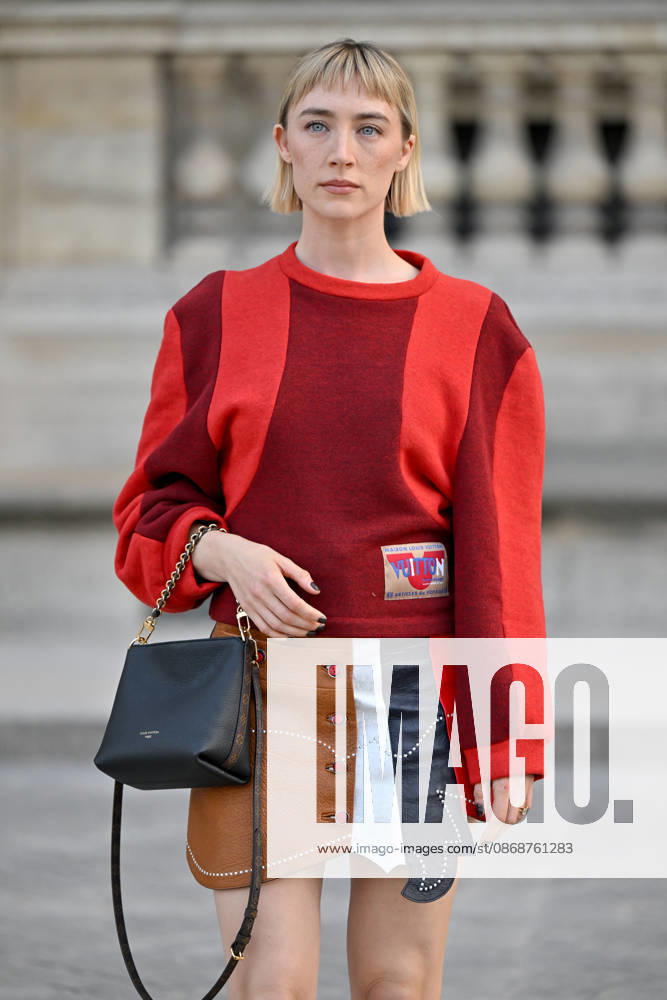 PFW Louis Vuitton Outside Arrivals Saoirse Ronan arriving at Louis Vuitton show during Paris Fashion Week, in Paris, France on 6 October 2026. Photo by Julien Reynaud APS-Medias ABACAPRESS.COM Paris France