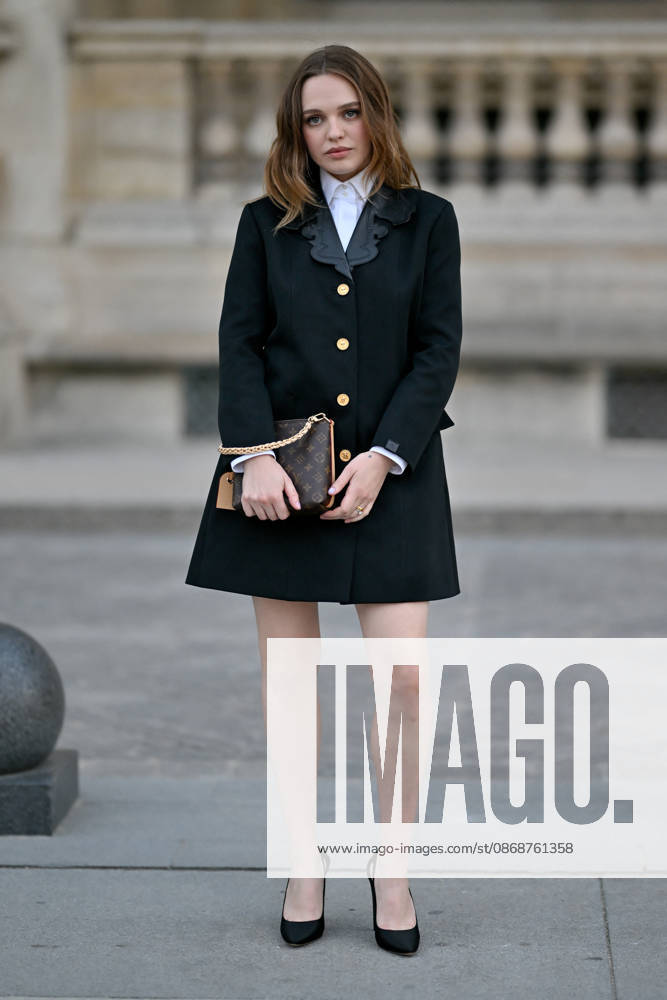 PFW Louis Vuitton Outside Arrivals Odessa Young arriving at Louis Vuitton show during Paris Fashion Week, in Paris, France on 6 October 2026. Photo by Julien Reynaud APS-Medias ABACAPRESS.COM Paris France