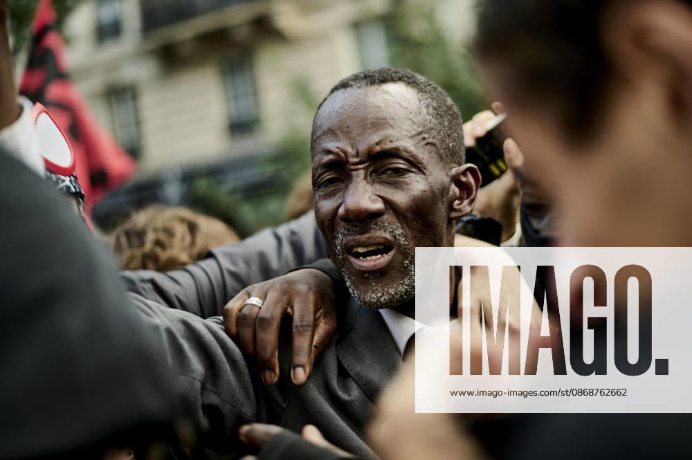 Saint-Denis Mayor Bally Bagayoko trying to call for calm, during high school students protest in Paris, on October 6, 2026. - 06 10 2026 - France Ile-de-France (region) Paris - AntoninxBuratx Pictorium LePictorium_0342087