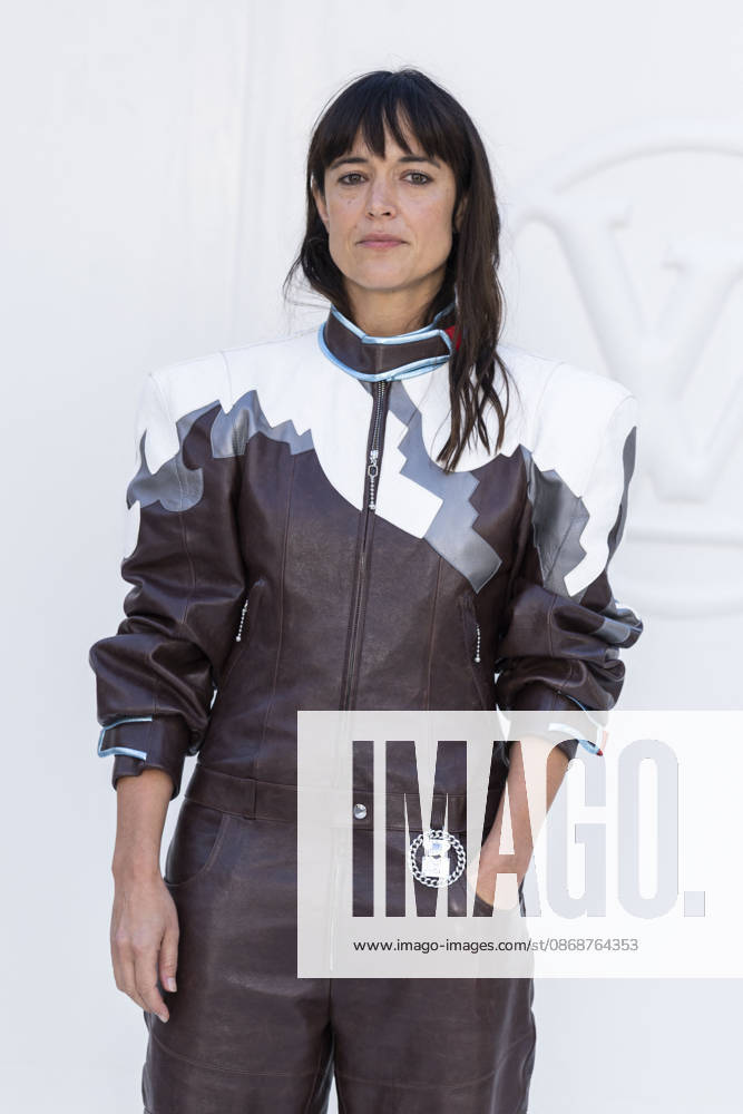 Vimala Pons at the photocall for the Louis Vuitton Women’s Ready-to-Wear Spring Summer 2027 show during Paris Fashion Week (PFW) at the Cité internationale universitaire de Paris, France, on October 6, 2026. Olivier Borde, Bestimage. Photocall at the Louis Vuitton Women’s Ready-to-Wear Spring Summer 2027 show as part of Paris Fashion Week on October 6, 2026, in Paris, France.