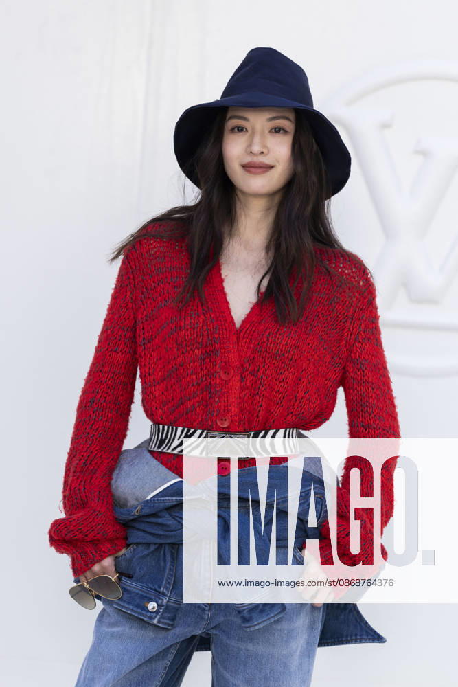 Elaine Zhong at the photocall for the Louis Vuitton Spring Summer 2027 Women’s Ready-to-Wear collection during Paris Fashion Week (PFW) at the Cité internationale universitaire de Paris, France, on October 6, 2026. Olivier Borde, Bestimage. Photocall at the Louis Vuitton Women’s Ready-to-Wear Spring Summer 2027 show as part of Paris Fashion Week on October 6, 2026, in Paris, France.