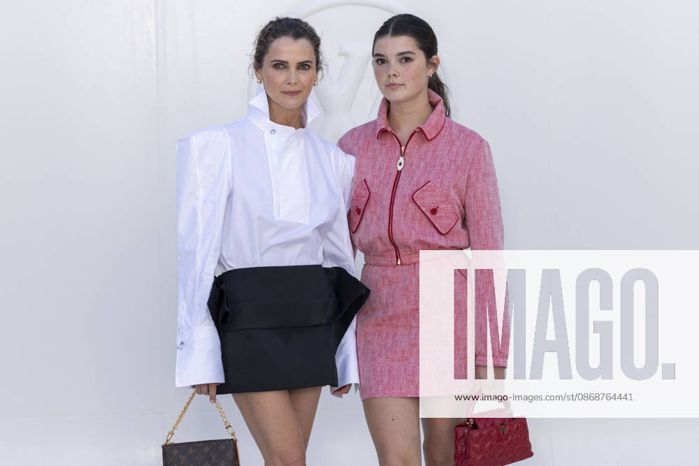 Keri Russell and Willa Lou Deary at the photocall for the Louis Vuitton Women’s Ready-to-Wear Spring Summer 2027 show during Paris Fashion Week (PFW) at the Cité internationale universitaire de Paris, France, on October 6, 2026. Olivier Borde, Bestimage. Photocall at the Louis Vuitton Women’s Ready-to-Wear Spring Summer 2027 show as part of Paris Fashion Week on October 6, 2026, in Paris, France.