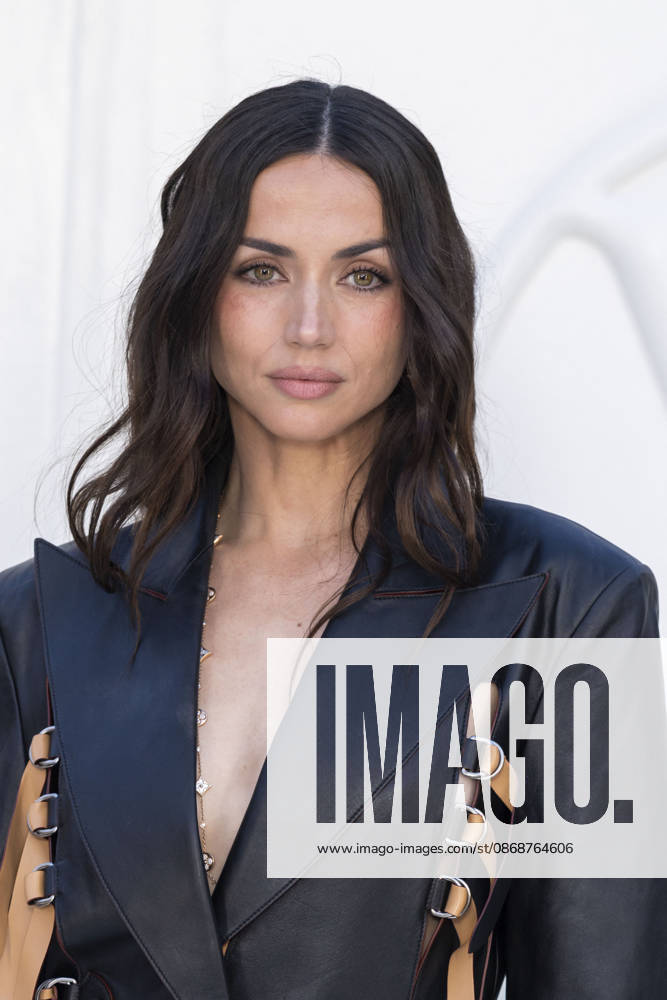 Ana de Armas at the photocall for the Louis Vuitton Spring Summer 2027 Women’s Ready-to-Wear collection during Paris Fashion Week (PFW) at the Cité internationale universitaire de Paris, France, on October 6, 2026. Olivier Borde, Bestimage. Photocall at the Louis Vuitton Women’s Ready-to-Wear Spring Summer 2027 show as part of Paris Fashion Week on October 6, 2026, in Paris, France.