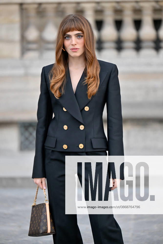 PFW Louis Vuitton Outside Arrivals Bella Maclean arriving at Louis Vuitton show during Paris Fashion Week, in Paris, France on 6 October 2026. Photo by Julien Reynaud APS-Medias ABACAPRESS.COM Paris France