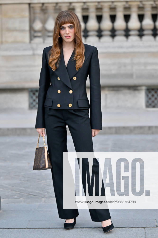PFW Louis Vuitton Outside Arrivals Bella Maclean arriving at Louis Vuitton show during Paris Fashion Week, in Paris, France on 6 October 2026. Photo by Julien Reynaud APS-Medias ABACAPRESS.COM Paris France