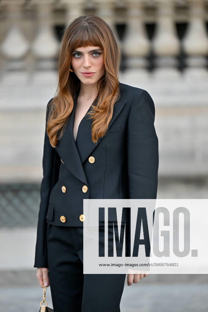 PFW Louis Vuitton Outside Arrivals Bella Maclean arriving at Louis Vuitton show during Paris Fashion Week, in Paris, France on 6 October 2026. Photo by Julien Reynaud APS-Medias ABACAPRESS.COM Paris France